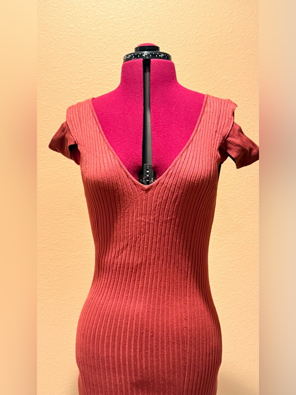 Elegant Red Sleeveless Dress
